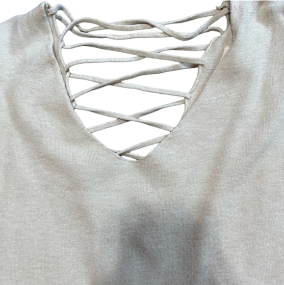 Criss cross back long sleeves - Picture 5 of 12